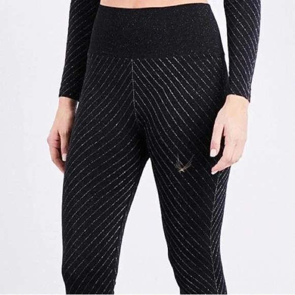 NWOT Lucas Hugh Technical Knit Stardust Capri Leggings - Black Multi S - Picture 2 of 6